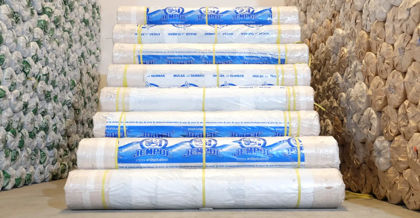 Mulsa tambak plastik JEMPOL, pelapis geomembrane untuk menjaga kualitas air dan mencegah kebocoran tambak.