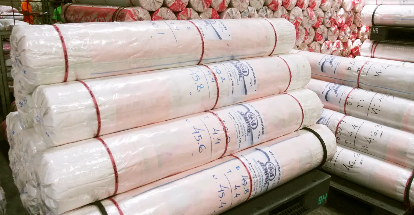 Plastik UV Greenhouse merek JEMPOL, pelindung tanaman berkualitas tinggi yang tahan sinar UV dan menjaga suhu ideal di dalam rumah tanam.